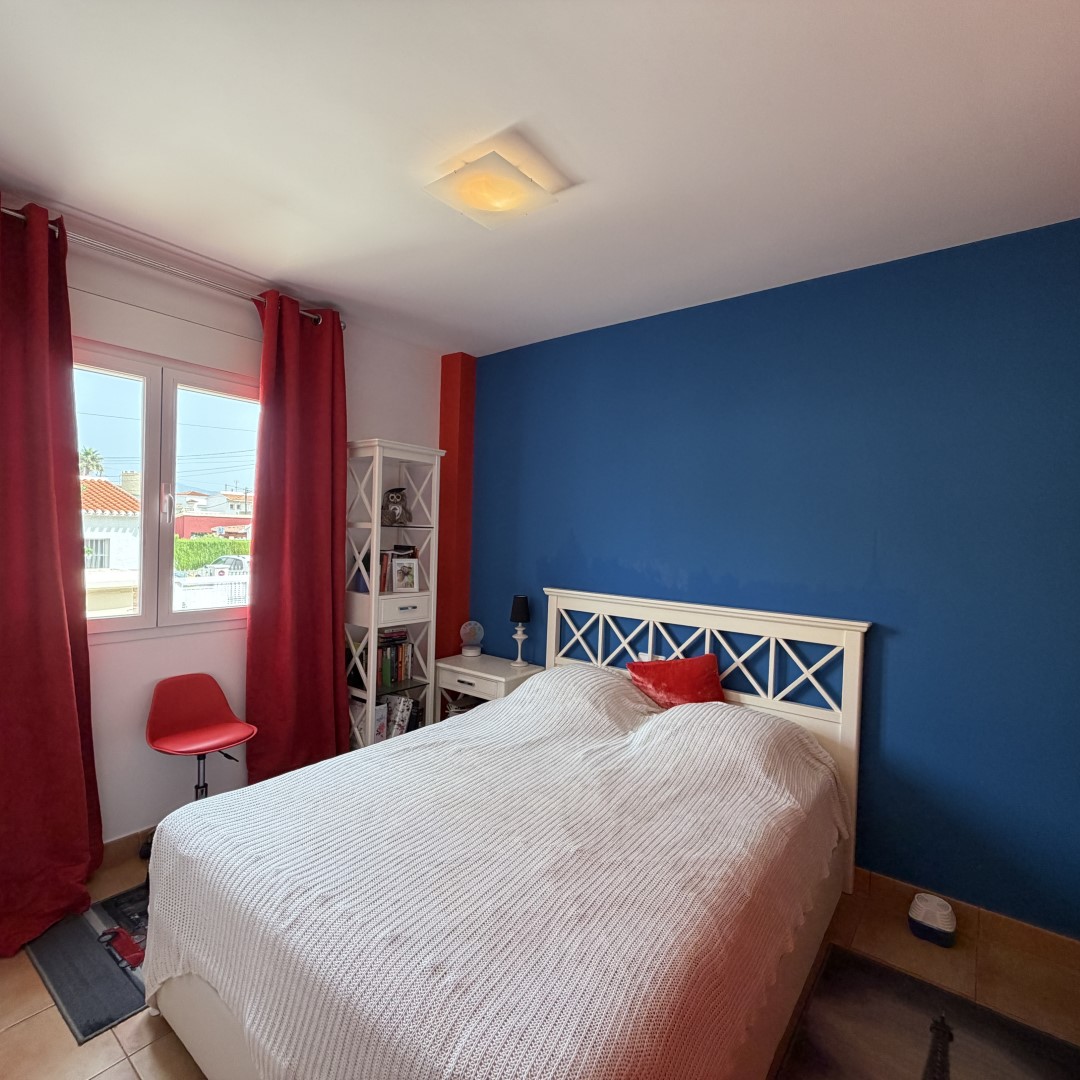 Venta de espectacular apartamento moderno en primera línea con acceso y vistas directas a la playa
