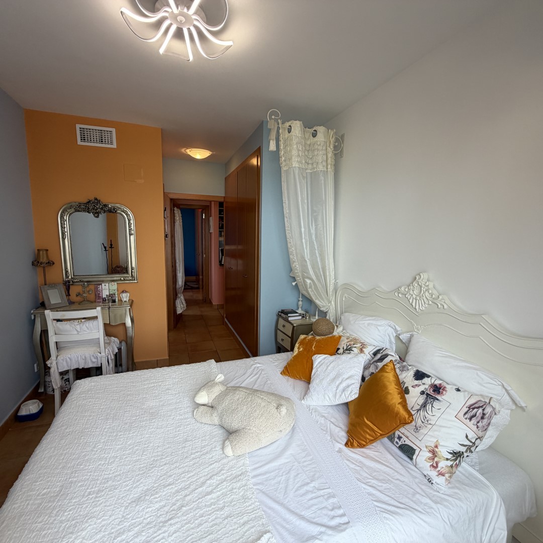 Venta de espectacular apartamento moderno en primera línea con acceso y vistas directas a la playa