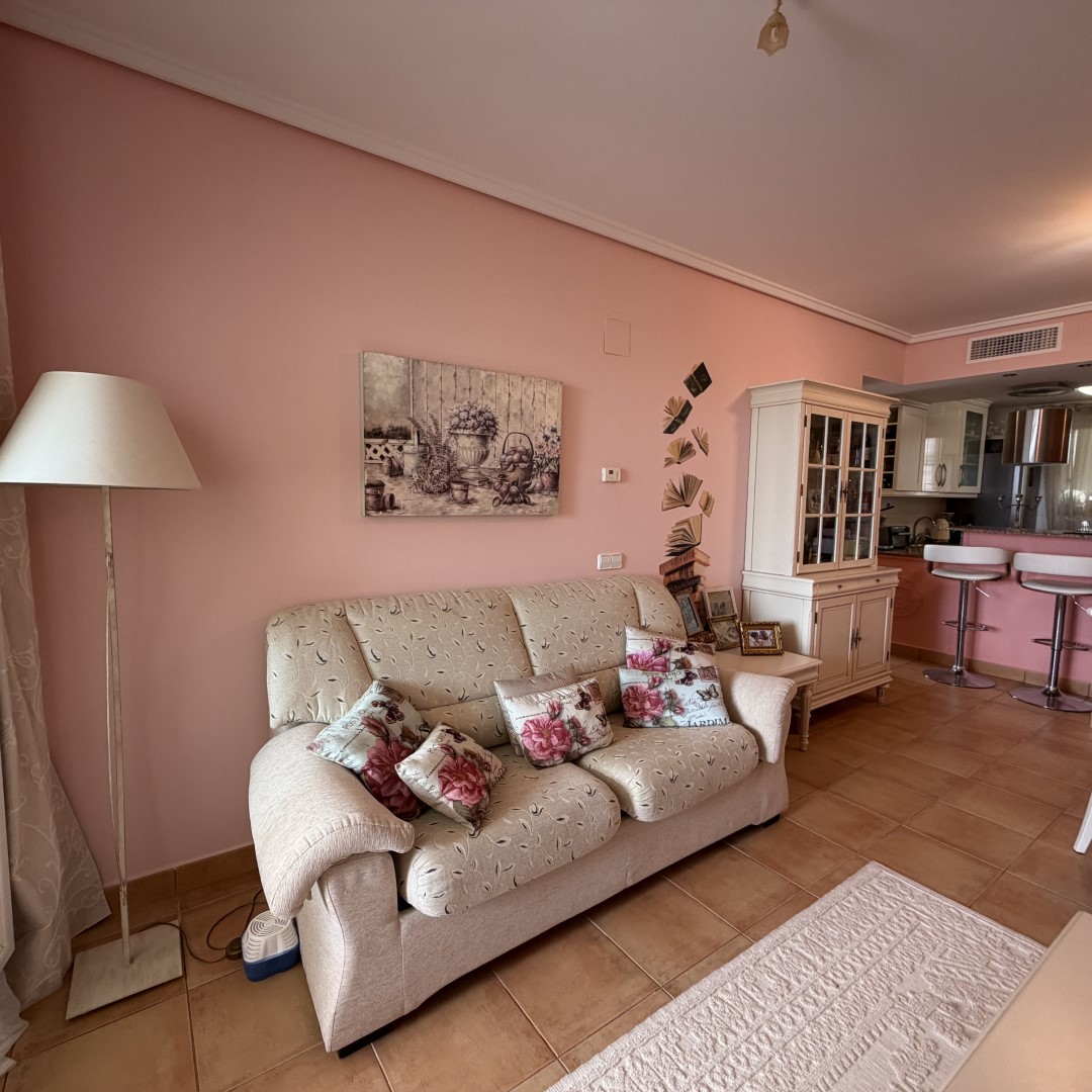 Venta de espectacular apartamento moderno en primera línea con acceso y vistas directas a la playa